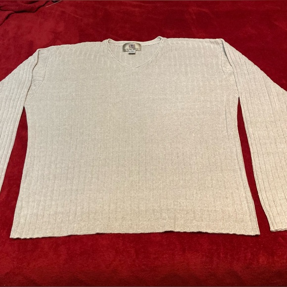 Long sleeve, V-neck, overhead men’s sweater, cream colored in linen/cotton blend - Picture 8 of 11